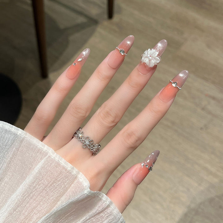 Elegante floral-verzierte Press-On Nagelkunst Karnz