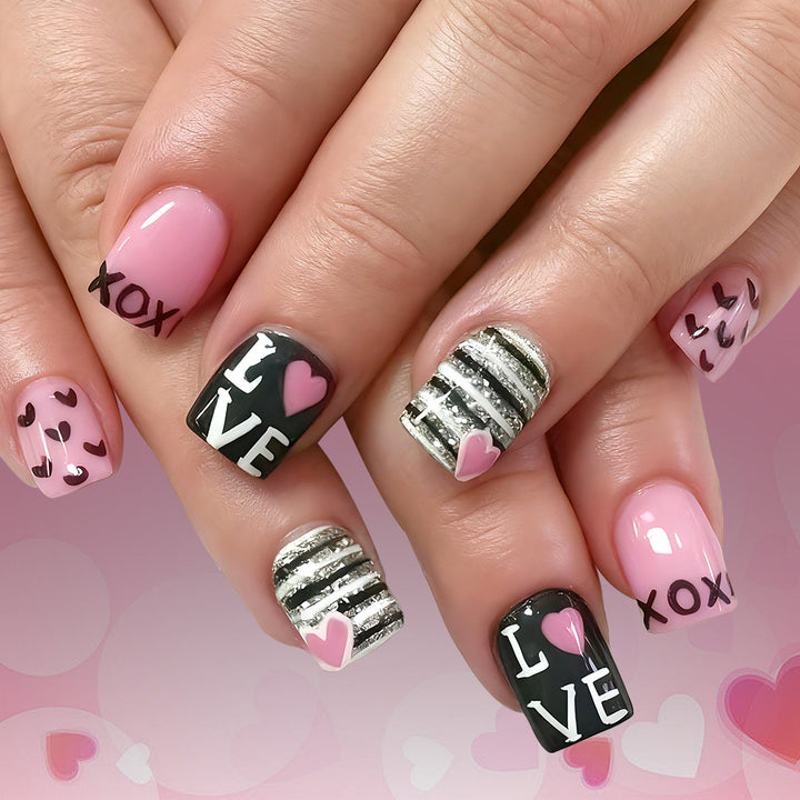 Dekoratives Press-On-Nagelkunst-Set mit Liebe- und Herzmustern Karnz