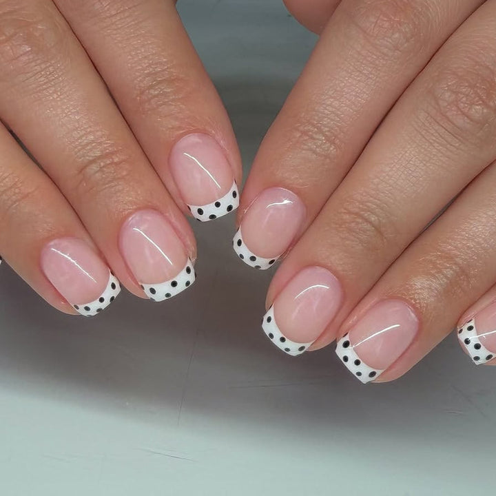 Stylische Polka Dot Nagelkunst Tipps Karnz