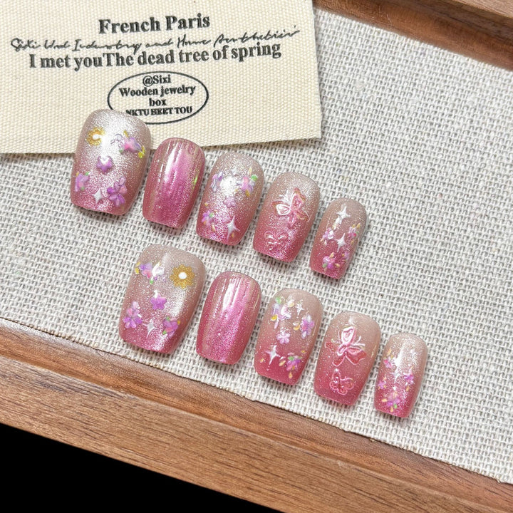 Blumen dekoriertes Press-On Nagelkunst Set
