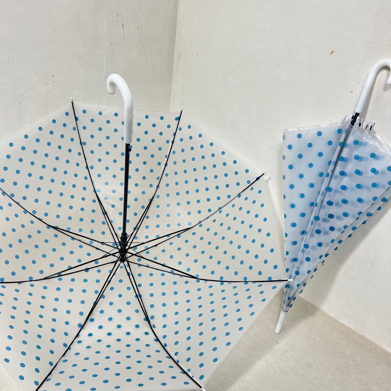 Damen transparenter Regenschirm mit Punkten Karnz