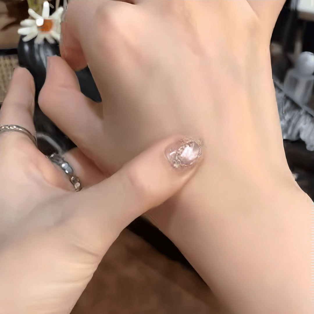 Glamouröse Nagelkunst mit Glitzereffekt Karnz