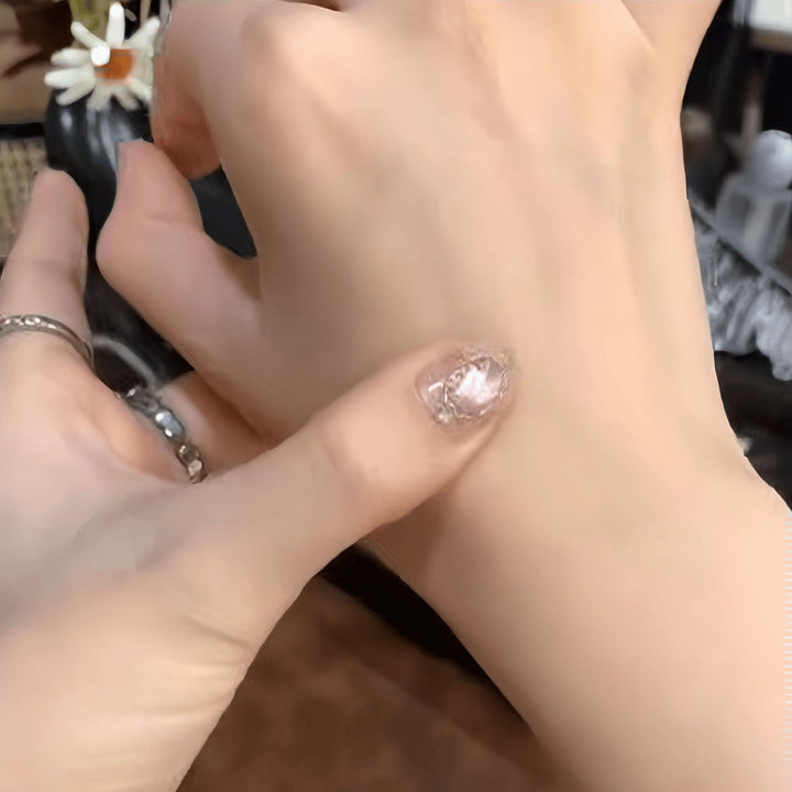 Glamouröse Nagelkunst mit Glitzereffekt Karnz