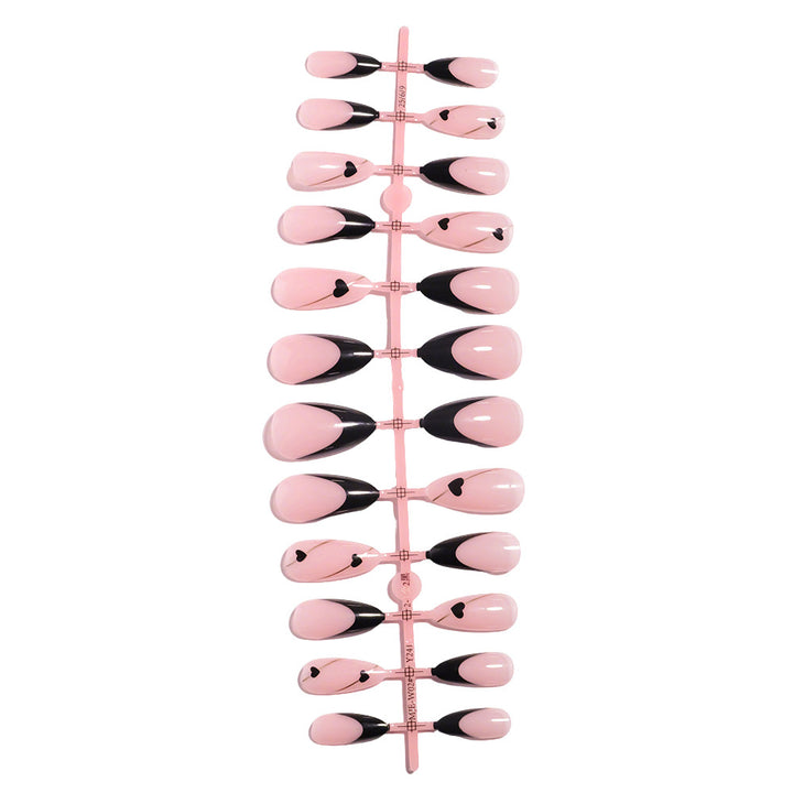 Elegantes Herz-akzentuierendes Press-On-Nagelset Karnz
