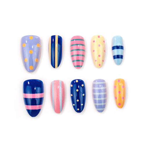 Stylisches Muster Press-On Nagelkunst Set