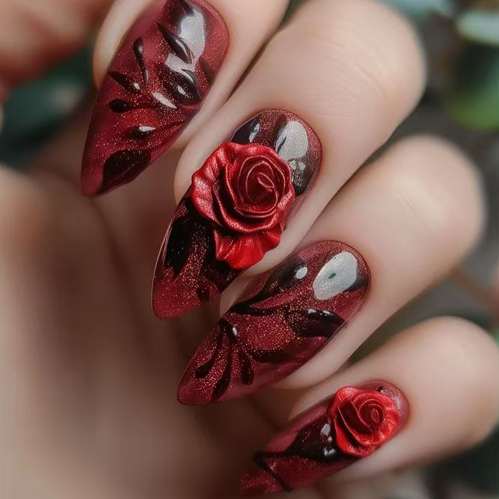 Kreative Kunstnägel mit Eleganten Rosenmotiven Karnz