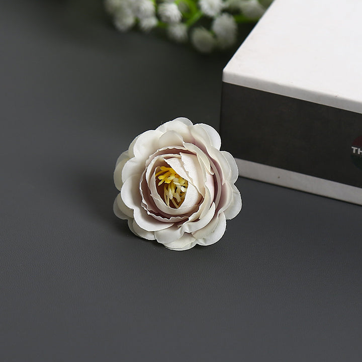 Blumenbrosche für dekorative Zwecke und Anzeige