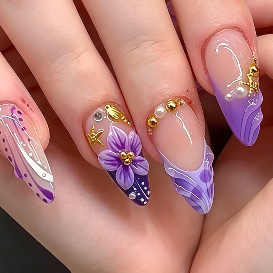 Dekorative Florale Stiletto Nagelkunst Karnz