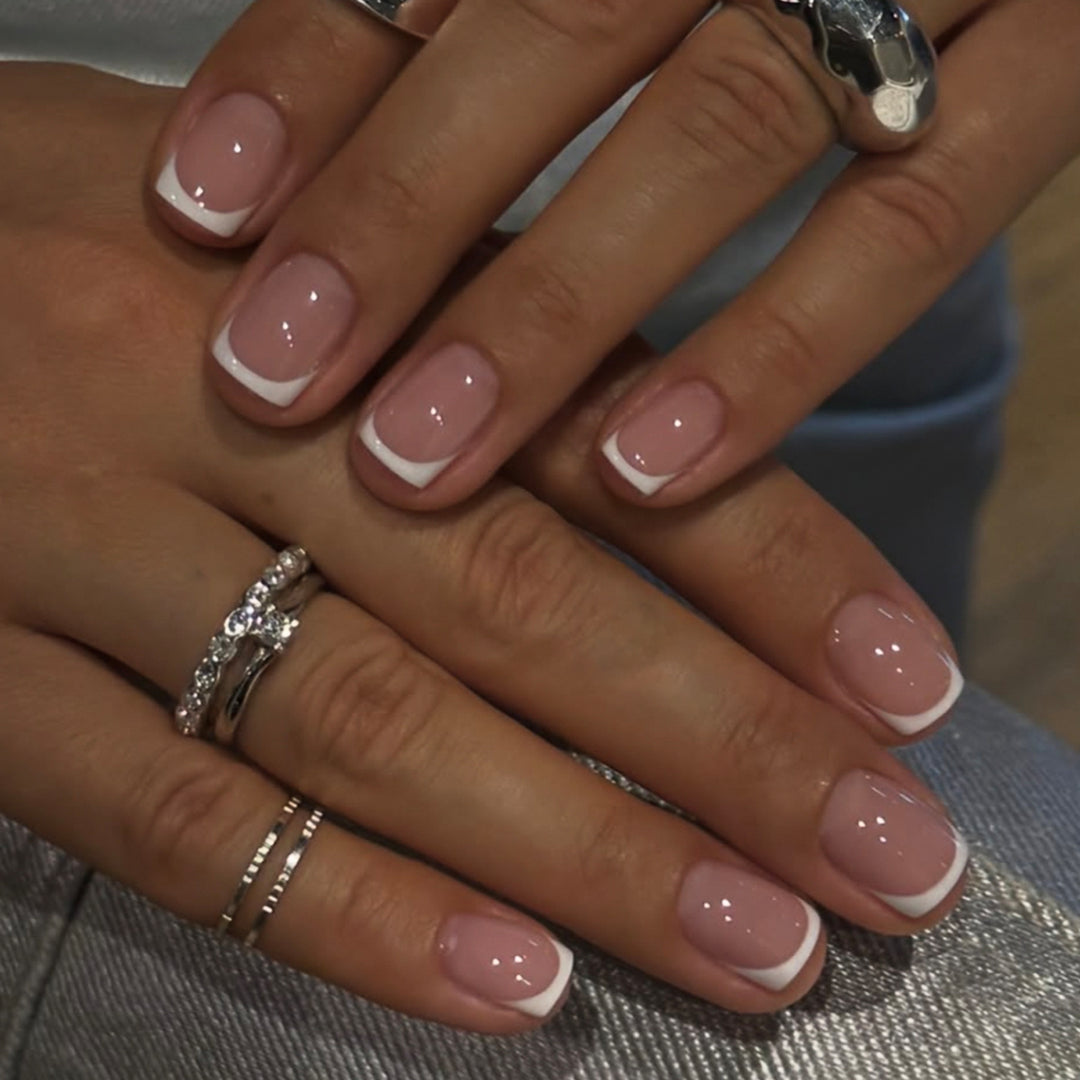 Kunstvolle French-Maniküre Nagelkunst Karnz