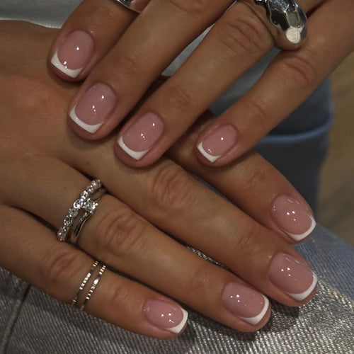 Kunstvolle French-Maniküre Nagelkunst Karnz