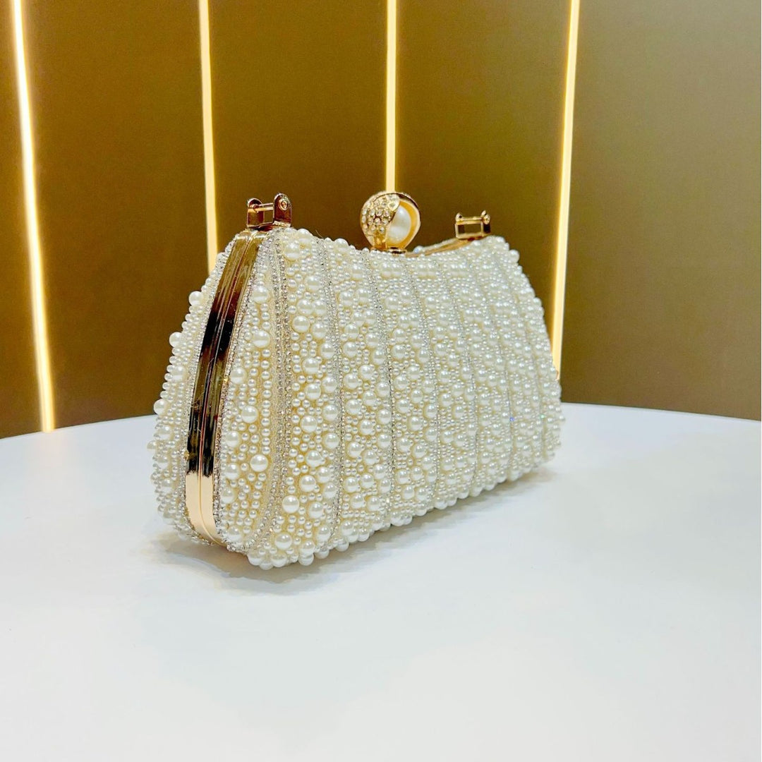 Perlenbesetzte Abend-Clutch