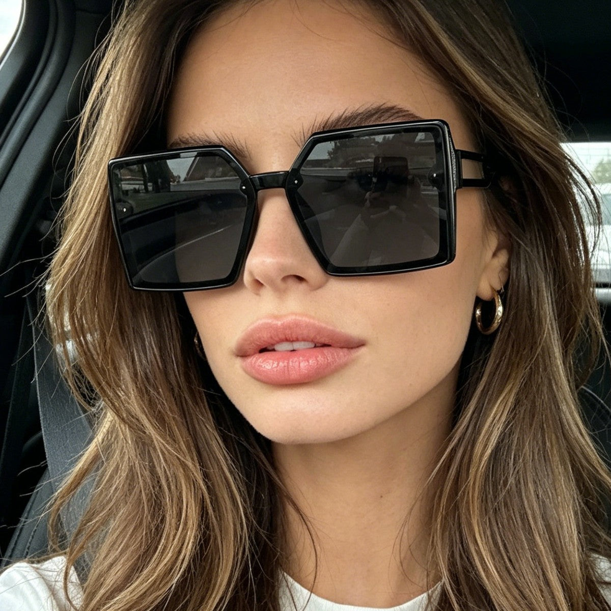 Damen Sonnenbrille mit einzigartigem quadratischem Rahmen und funkelndem Akzent Karnz
