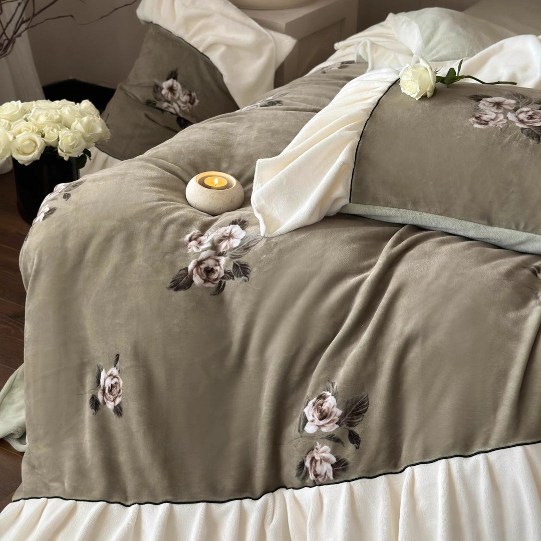 Bestickte Samt Rüschende Bettdeckenbezugset mit Floralen Appliqué Kissenbezügen