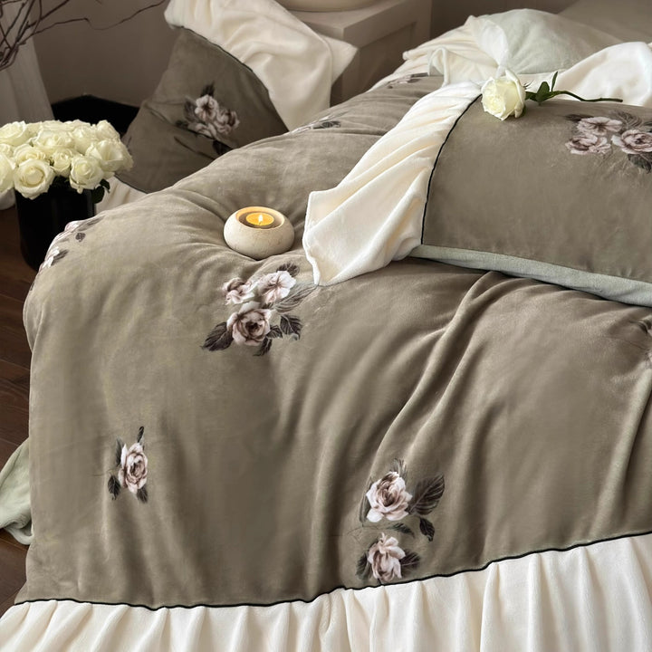 Bestickte Samt Rüschende Bettdeckenbezugset mit Floralen Appliqué Kissenbezügen