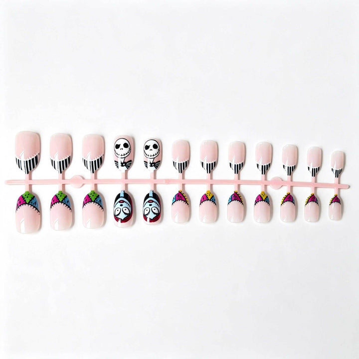 Künstlerisches von Halloween inspiriertes Nagelkunstset