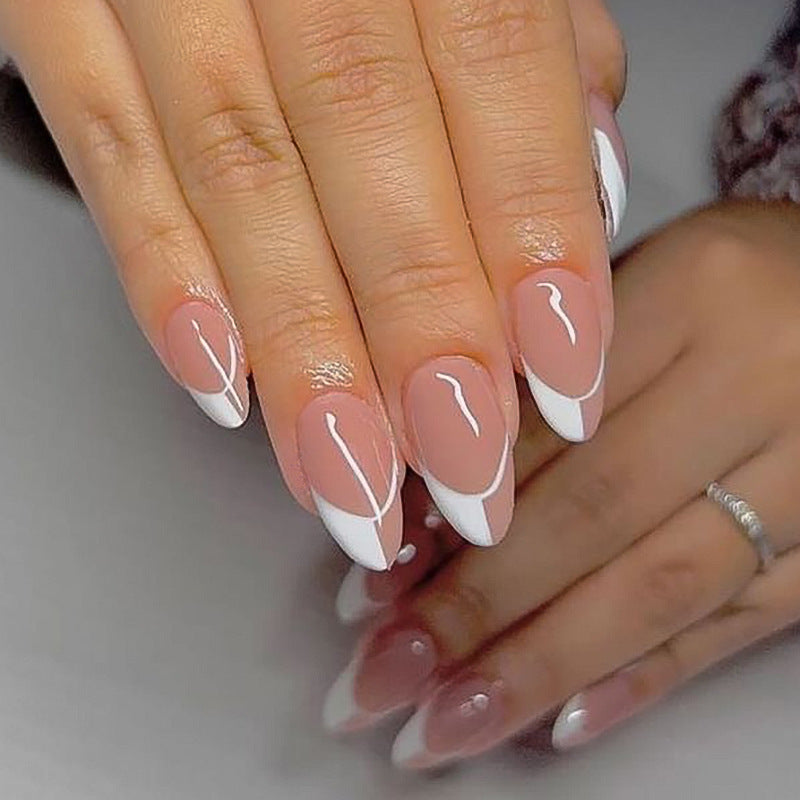 Kunstvolle French-Tip Kunstnägel Karnz