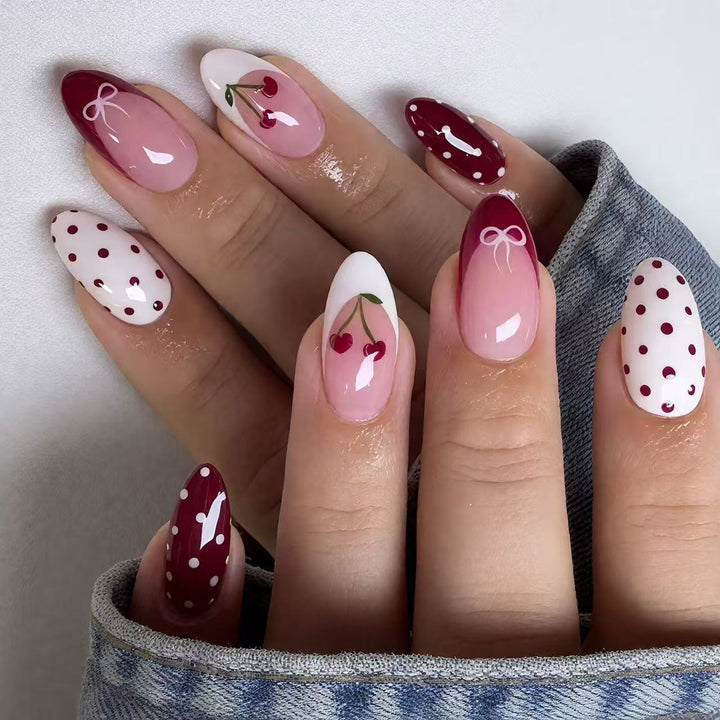 Künstlerische Kirsch-Nagelverstärkungen Karnz