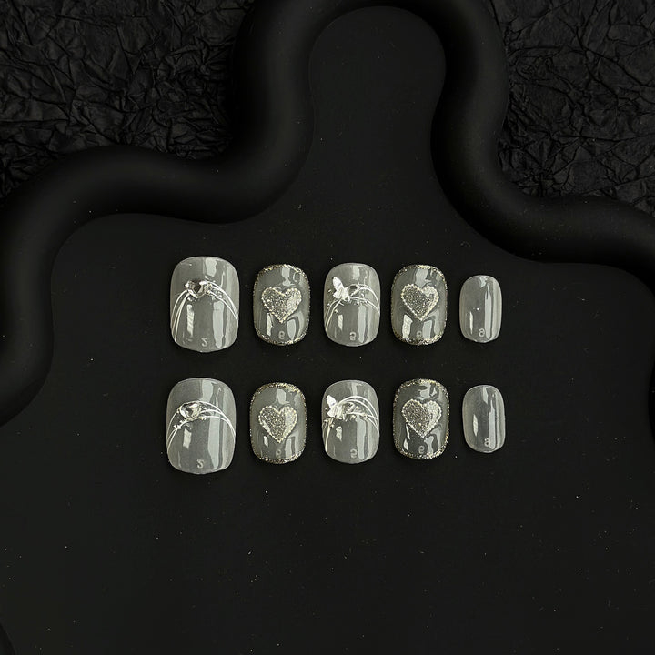 Herz-Verzierte Press-On Nagelset