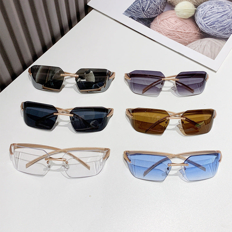 Damen modische quadratische Sonnenbrille mit verziertem Metallrahmen Karnz