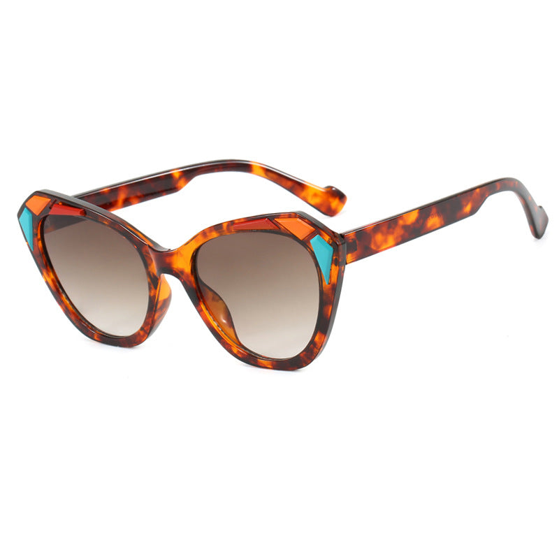 Damen Katzenaugen-Sonnenbrille mit modischen Details Karnz