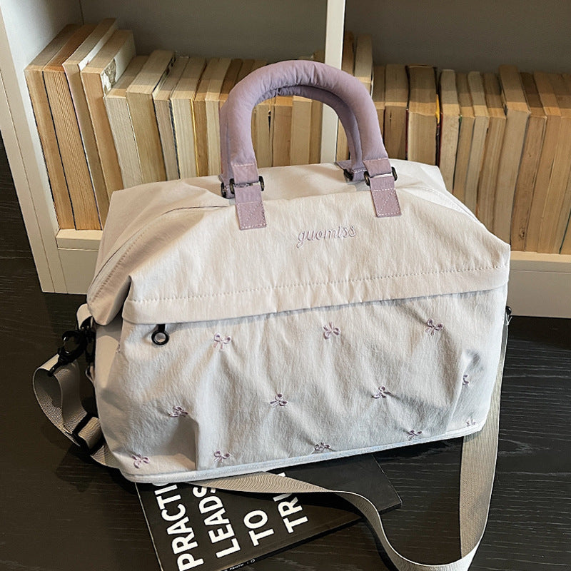 Bestickte Utility-Reisetasche