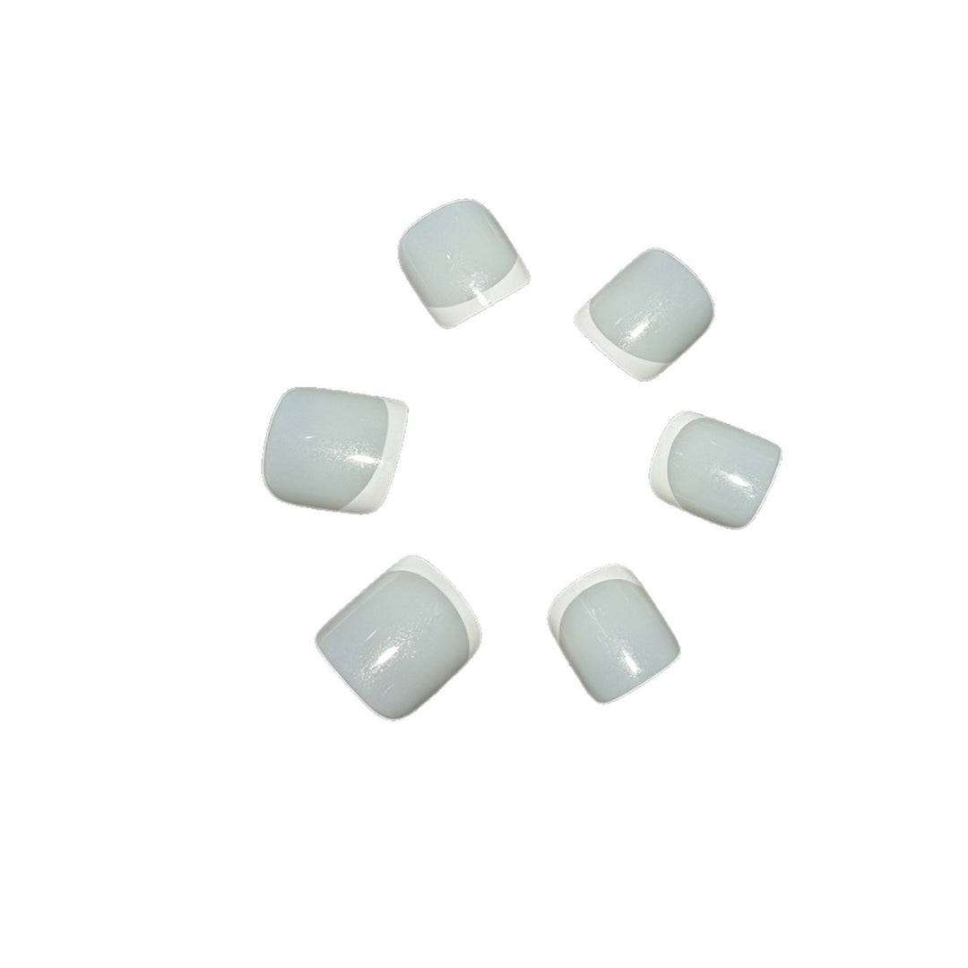 Stilvolle French Tip Drucknägel Karnz