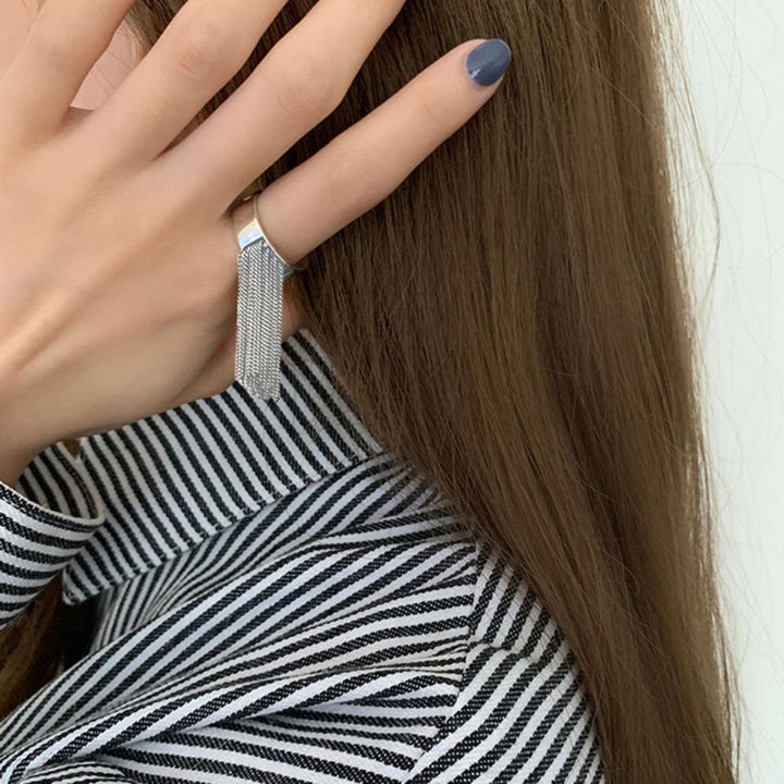 Stylischer Ring mit Filigranem Quastendesign Karnz