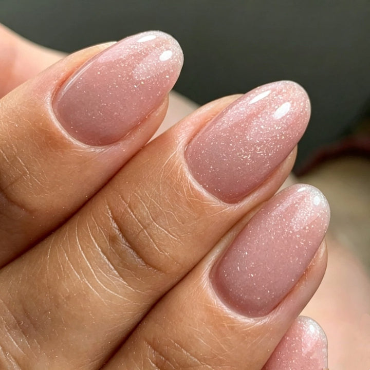 Glamouröse Kunstnägel Im Eleganten Ombre-Look Karnz