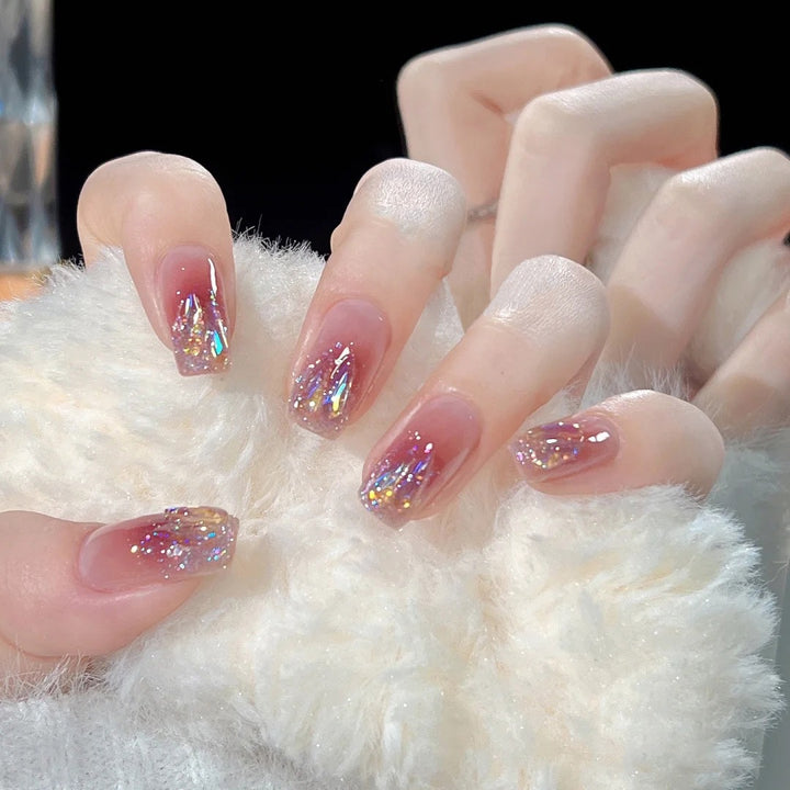 Kunstvolle Glitzer-Nagelkunst Karnz