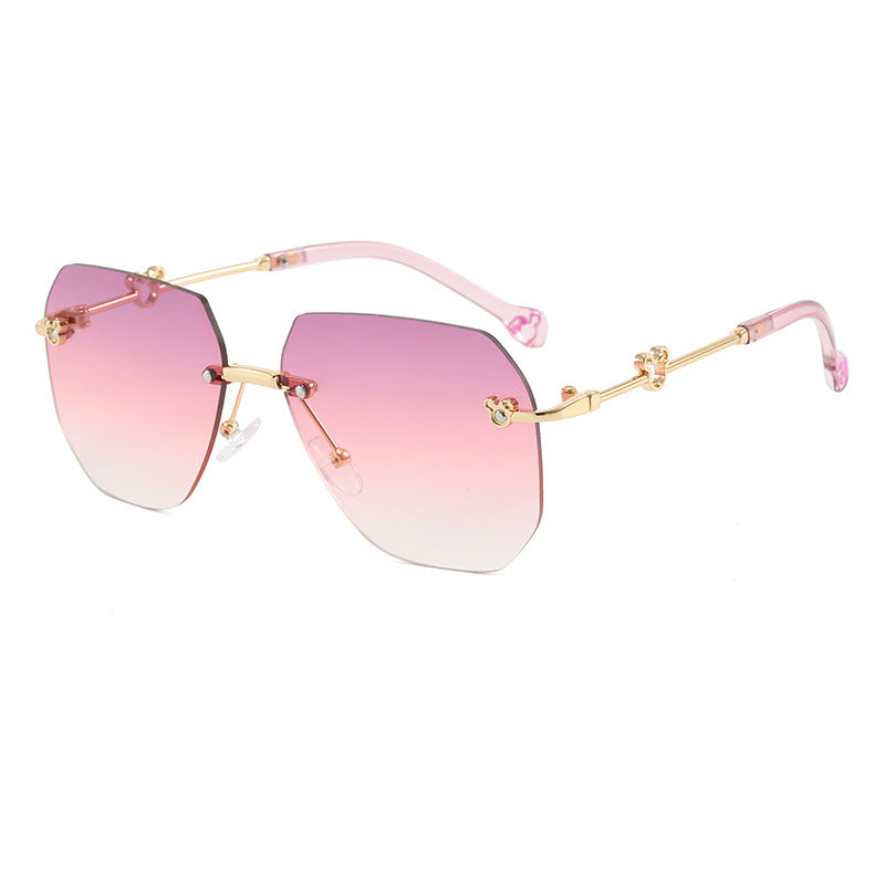 Damen stilvolle Oversized-Sonnenbrille mit facettiertem Rahmen Karnz