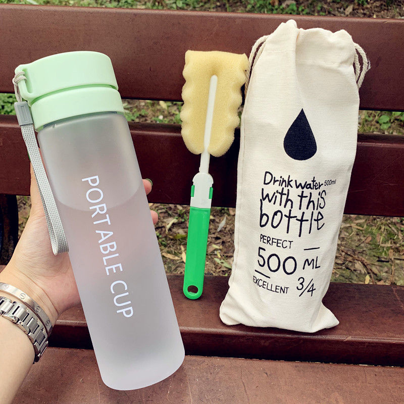 Damen tragbare Wasserflasche mit praktischem Reinigungssystem Karnz