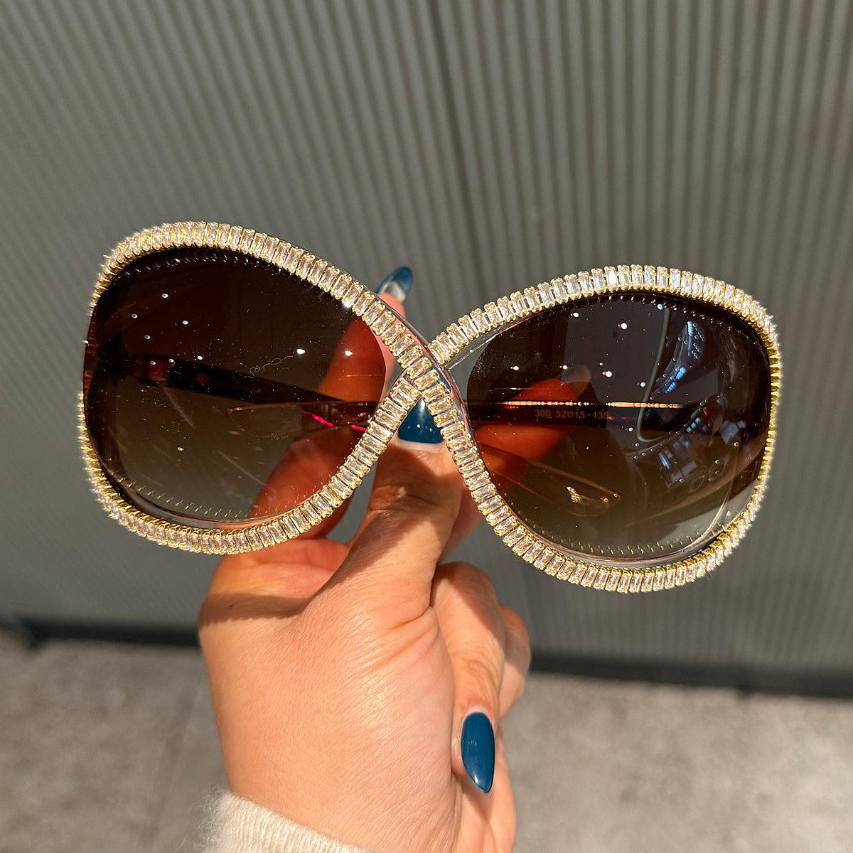 Damen Trendige Sonnenbrille mit funkelndem Kristalldekor Karnz