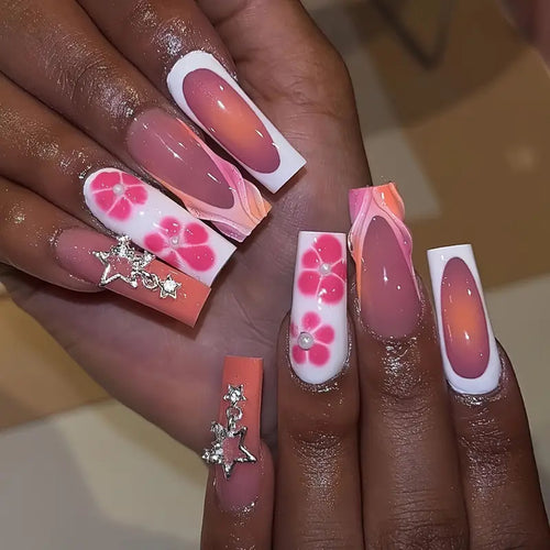 Künstlerisches 3D Floral Press-On Nagel Set Karnz