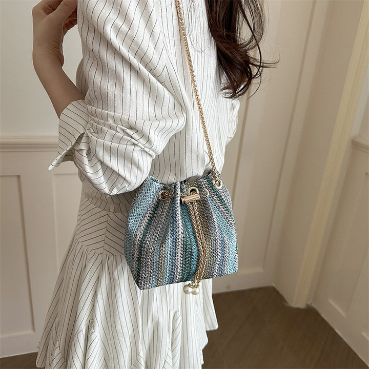 Künstlerisch gewobene Bucket Bag