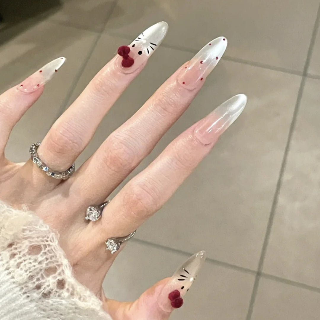 Dekoratives Press-On-Nagelkunst-Set mit Charakterdesign Karnz