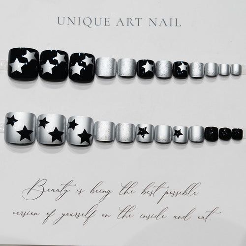 Sternenbesetzte Nagelkunst