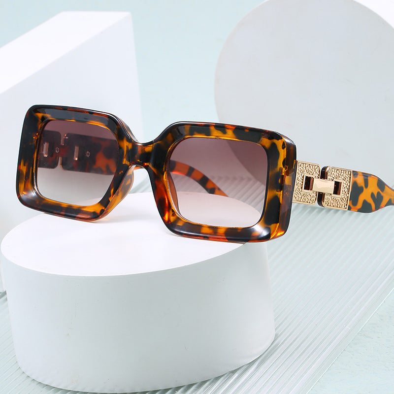 Damen Polygone Sonnenbrille mit glamourösem Verzierungsrahmen Karnz