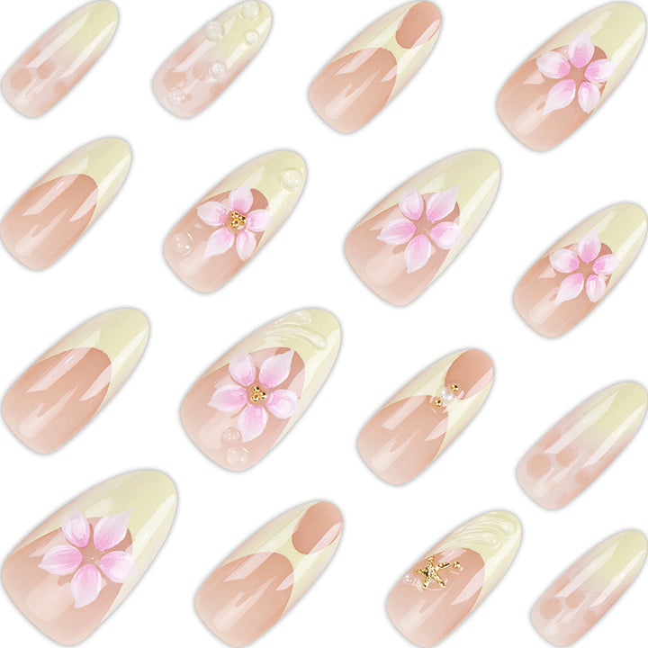 Künstlerisches Press-On Nagelset mit floralem Design Karnz