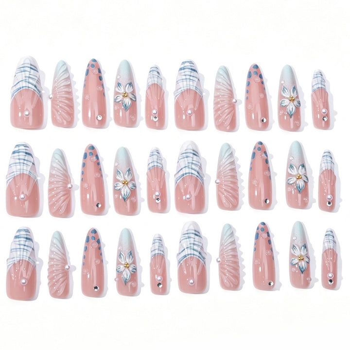 Kreatives Kunstnagelset Karnz