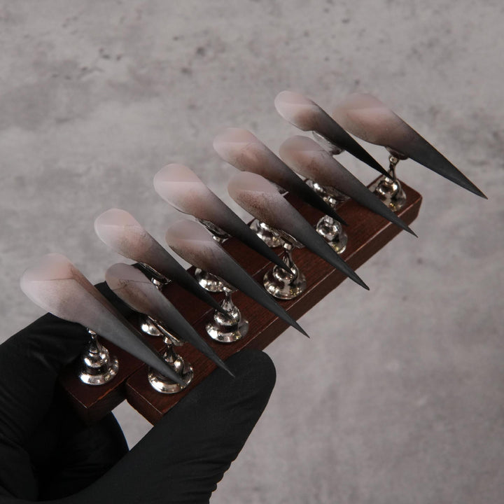 Scharfe Stiletto Nagelverzierungen