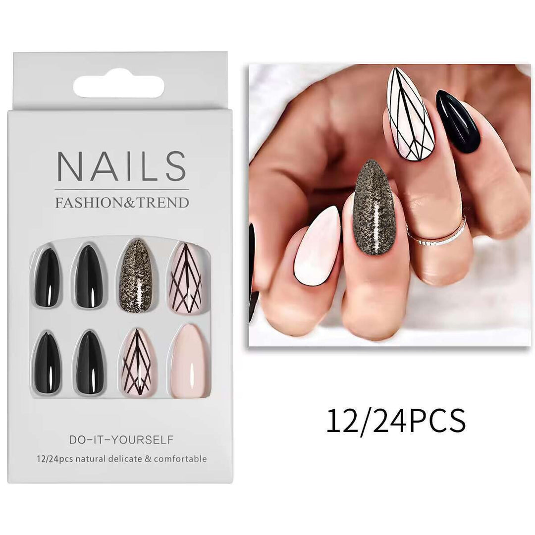 Kreatives Press-On Nageldesign Karnz