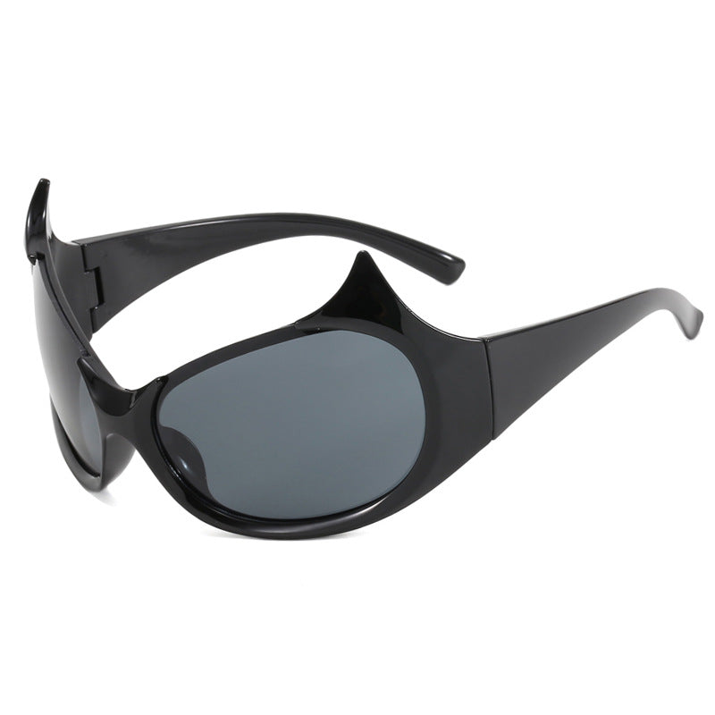 Damen futuristische Sonnenbrille mit stylischem Design und schützendem UV-Filter Karnz
