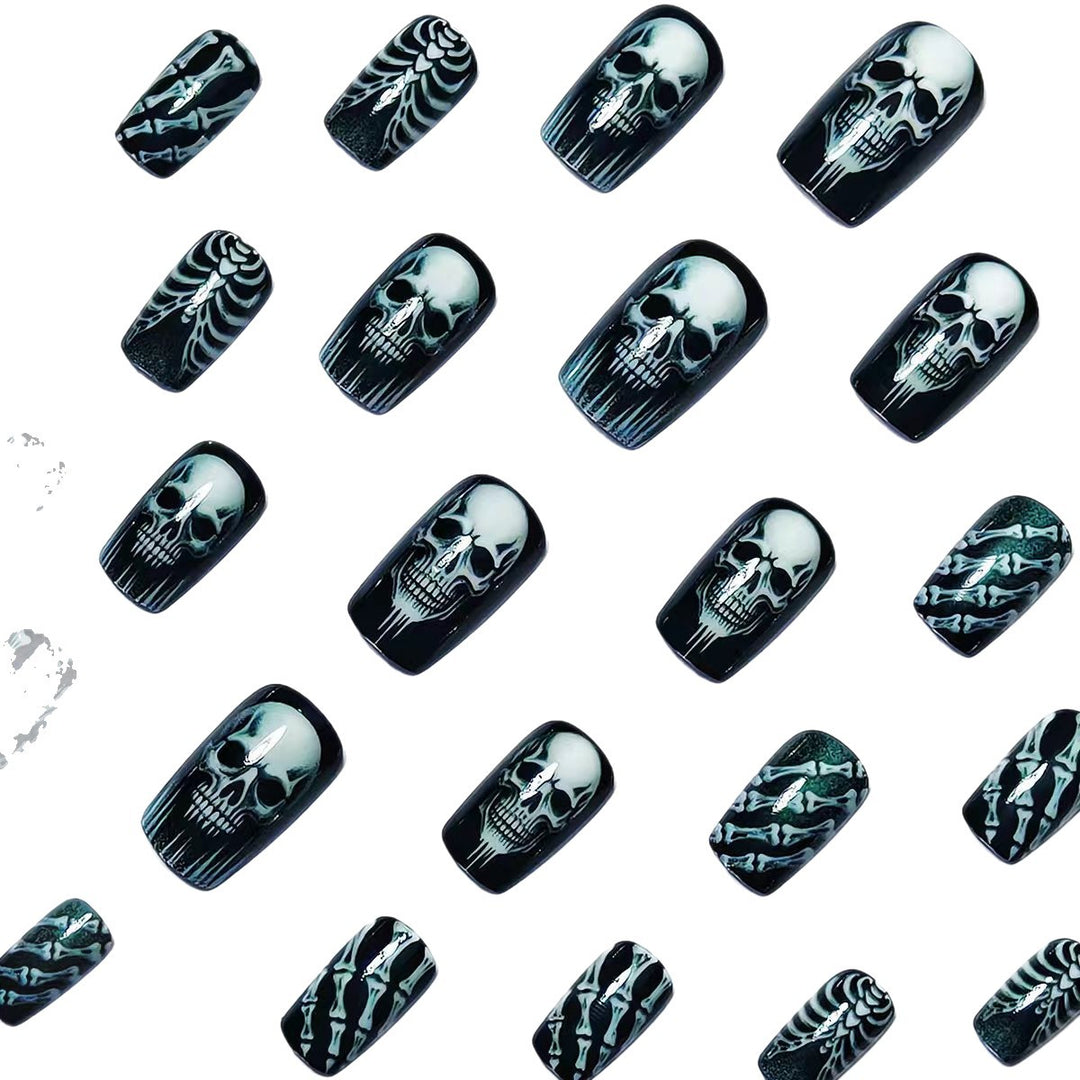 Kreative Kunstnägel Im Schaurigen Totenkopf-Design Karnz