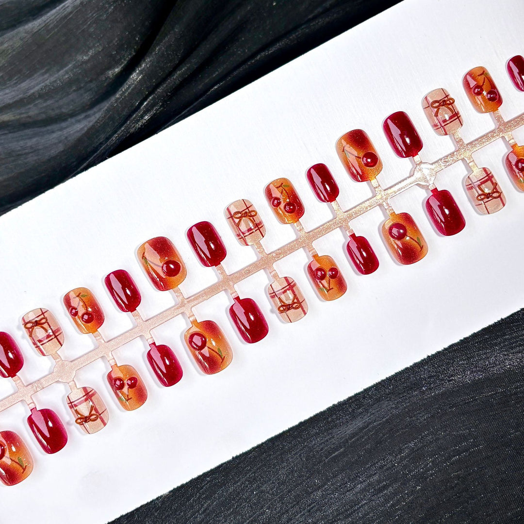 Künstlerisches glattes Press-On Nagelset