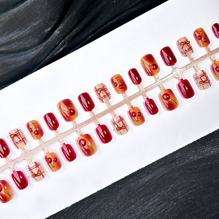 Künstlerisches glattes Press-On Nagelset