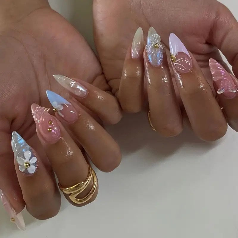 Künstlerische Gel-Nagelverfeinerungen Karnz