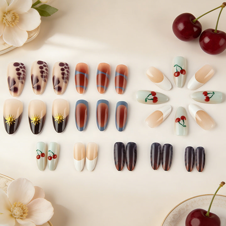 Künstlerisches Press-On-Nagel-Set mit floralen und geometrischen Mustern Karnz