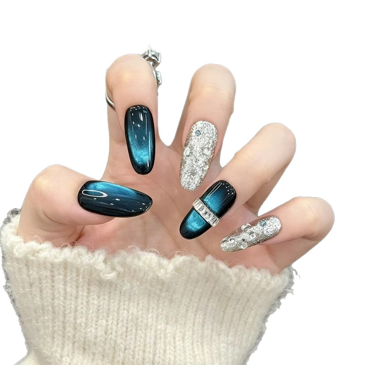 Elegante dekorative Nagelkunstverlängerungen