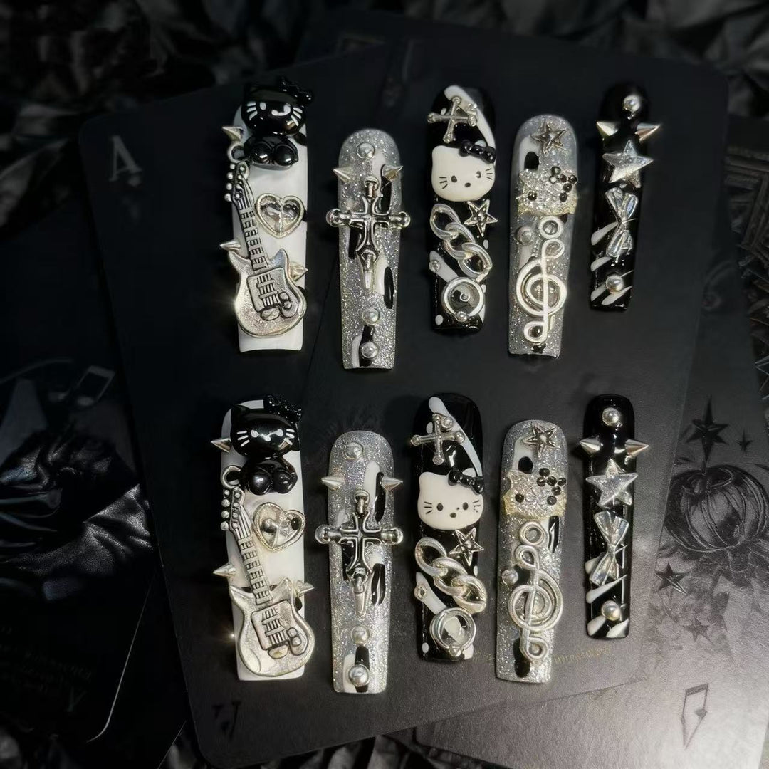 Künstlerisch thematisiertes Nagelkunstset