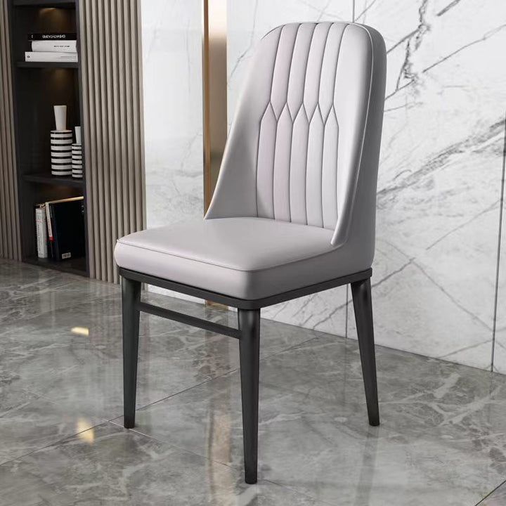 Designstuhl mit ergonomischer Polsterung Karnz